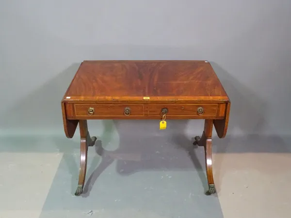 A George III mahogany sofa table, 88cm wide x 70cm high.   F6
