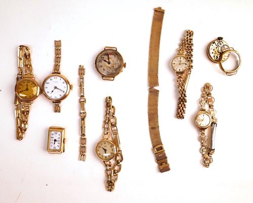 A Tudor Royal 9ct gold circular cased lady's wristwatch, with a signed jewelled movement, detailed within the caseback B & S, Made for Rolex, Chester