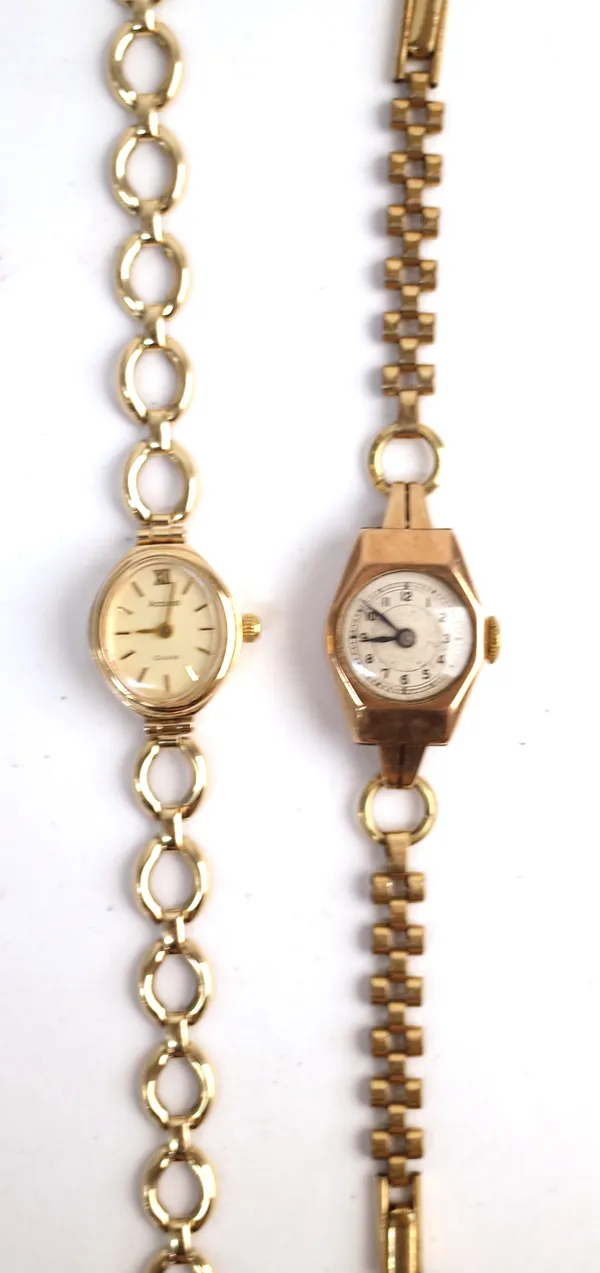 An Accurist Gold, 9ct gold oval cased lady's bracelet wristwatch, with a foldover clasp, length 16.5cm, with the original box and a 9ct gold cased lad