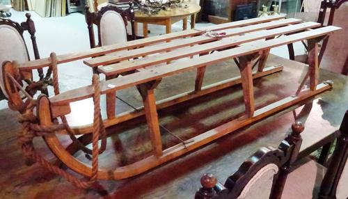 An early 20th century pine sledge, 120cm wide.   E4