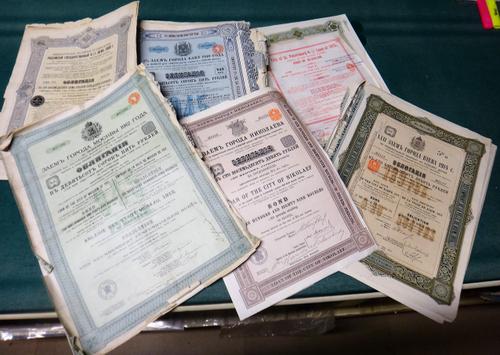 SCRIPOPHILY - Imperial Russian Government Bond Certificates. loans & railway bonds, approx. 130 documents, 1822 - 1914; decorative titles & borders, R