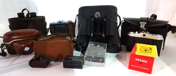 Photography interest, including; a group of 20th century film cameras to include Wettar, Agea, Asknia, two pairs of binoculars and sundry, (qy).  S3B