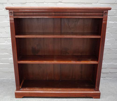 A Victorian mahogany floor standing open bookcase, with pair of adjustable shelves, on plinth base, 107cm wide x 109cm high x 30cm deep.