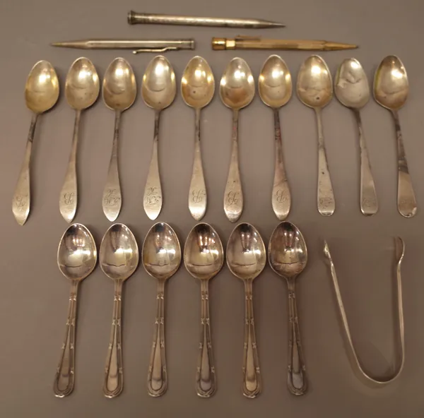 Silver, silver mounted wares and further items, comprising; a set of six coffee spoons, Birmingham 1930, five teaspoons, London 1955, three teaspoons,