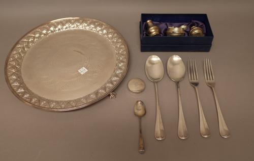 Silver, comprising; two rat tail pattern tablespoons and two rat tail pattern table forks, Sheffield 1920, a teaspoon, a lid from a toilet jar and a t