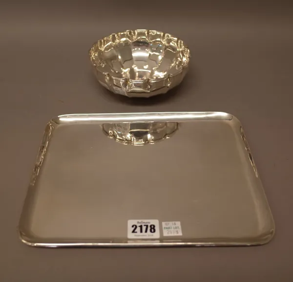 Mexican wares, comprising; a plain rectangular tray, presentation inscribed, size 25.5cm x 20.5cm, detailed Villa Plata 925 and a shaped circular bowl