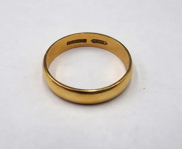 An 18ct gold plain wedding ring, ring size N, weight 3 gms.