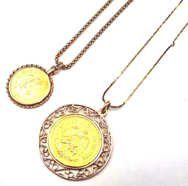 A Mexican gold ten pesos, 1907, in a gold pendant mount, with a gold neckchain, detailed 14 KT Italy and a Mexican gold five pesos, 1955, in a gold pe