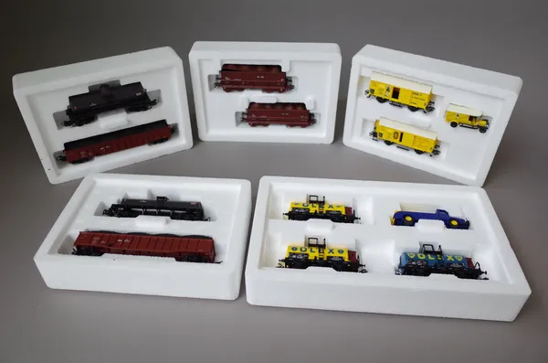 Marklin HO gauge railway comprising; 48447 'On Rail' car set, 4876 'Banana Transport' car set, 47899 'SZD Freight car set, (x2) and 46751 'Olex' Tank