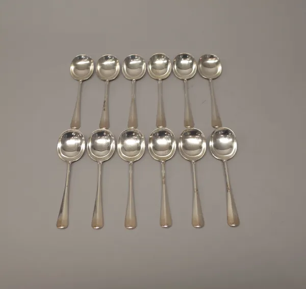 A set of twelve silver rat tail pattern soup spoons, London 1965, weight 543 gms, (12).