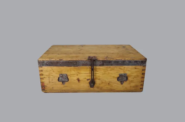 An army issue softwood cased strong/ammunition box of rectangular form, hinged lid with broad arrow marked side clasps and marked "RL", metal lined in