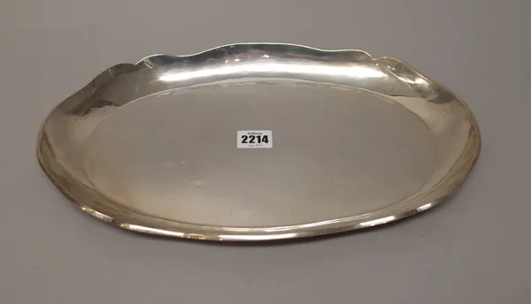 A shaped oval serving dish, detailed Mexico 925, Sterling, length 37.5cm, weight 687 gms.