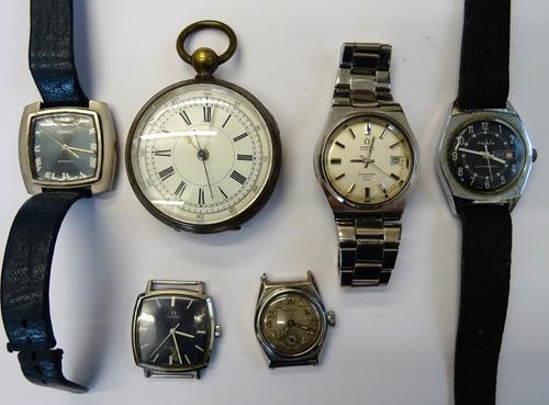 An Omega Automatic Seamaster Cosmic 2000, gentleman's steel bracelet wristwatch, the signed silvered dial with baton shaped numerals, centre seconds a