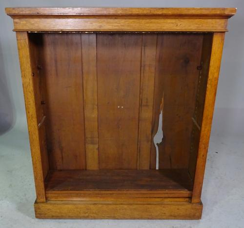 A Victorian oak floor standing open bookcase, 109cm high x 91cm wide.