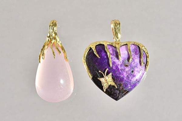 A gold mounted, purple stained agate pendant of heart shaped form, with a butterfly motif, detailed 14 K and a gold mounted rose quartz drop shaped pe