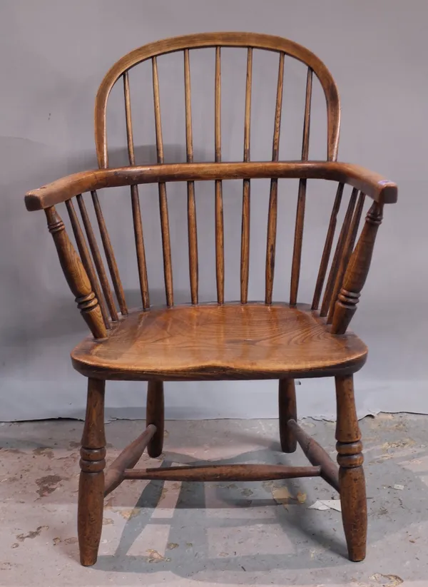 A Victorian ash and elm Windsor chair.