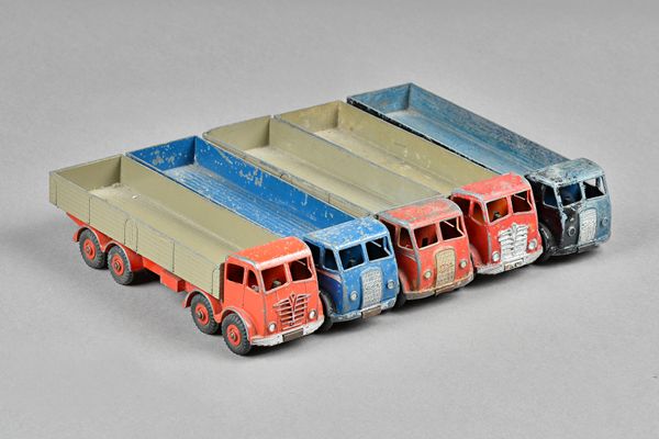 Five Dinky Foden high sided flat bed trucks, (5).