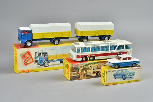 Three Dinky die-cast vehicles, comprising; 917 Mercedes-Benz Truck and Trailer, 952 Vega Major Luxury Coach and a B.M.W 2000 Tilux, all boxed, (3).
