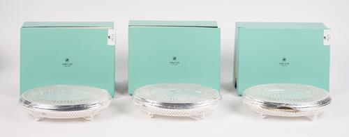 Ercuis silver plated tableware comprising six warming pans with pierced borders together with three pairs of salt and pepper shakers in the 18th centu