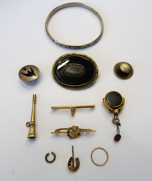 A gold mounted bloodstone and sardonyx rotating fob seal, detailed 10, a gold bar brooch to take a fob watch, detailed 15, weight 2.8 gms, a gold bar