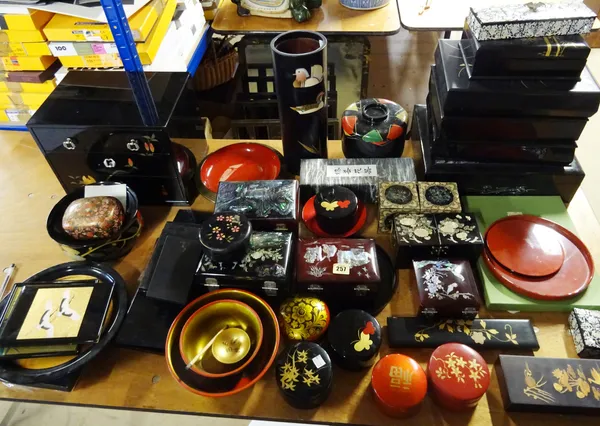 Assorted lacquer and papier mache ware- mostly late 20th century Japanese and Chinese (Qty.).