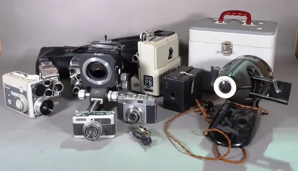Cameras, including; mainly early 20th century examples, including Kodak, Ensign and sundry, (qty).  S4M  388,  1465, 1719