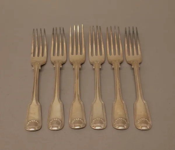 Six William IV fiddle, thread and single struck shell pattern dessert forks, each crest and motto engraved, comprising; four London 1831 and two 1832,