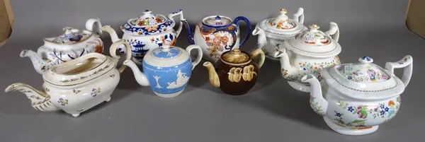 Ceramics, comprising; 19th century and later teapots, including an Imari pattern teapot, a majolica teapot and sundry, (qty).  S1M