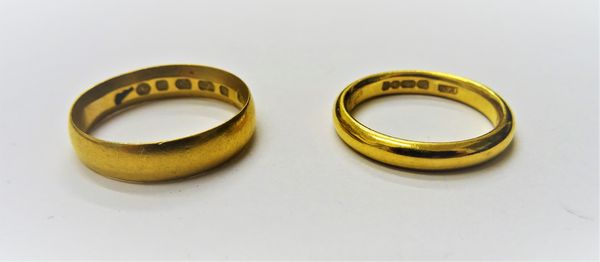 Two 22ct gold wedding rings, ring sizes K and N, combined weight 8.2 gms, (2).