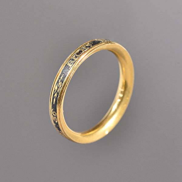 An early George III gold and black enamel mourning ring, detailed RICHD HOWSE OB; 26 JULY 1767 AET 36, ring size L, gross weight 4.2 gms.