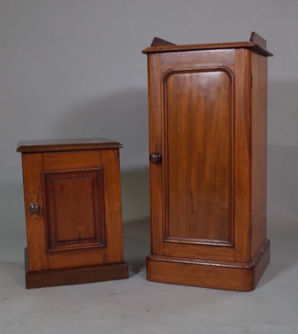 A Victorian mahogany pot cupboard with galleried top 38cm wide x 78cm high and a early 20th century mahogany side cupboard, 33cm wide x 46cm high, (2)