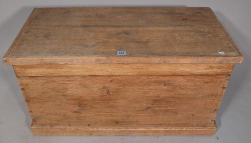 An early 20th century pine trunk, 73cm wide x 32cm high.