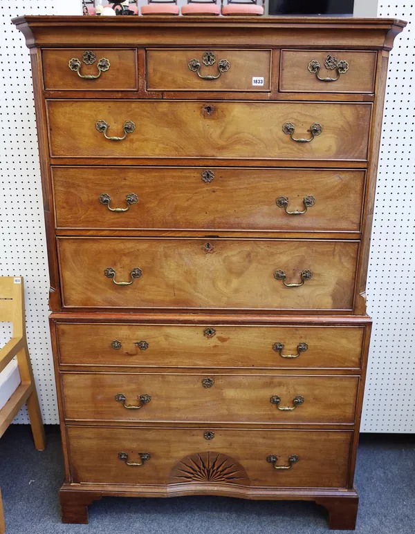 A George III mahogany chest on chest of two short over six long graduated drawers on bracket feet, 104cm wide x 169cm high.