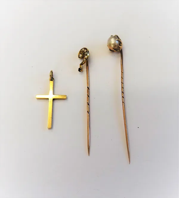 A 9ct gold plain pendant cross, Birmingham 1966, weight 1.3 gms, a gold stick pin mounted with a cultured pearl and a gold, seed pearl and garnet set