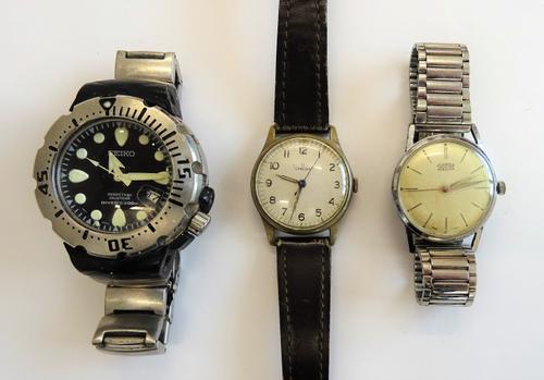 An Omega base metal fronted and steel backed M.O D issue wristwatch, with a signed jewelled movement, detailed Omega Swiss, numbered within the caseba