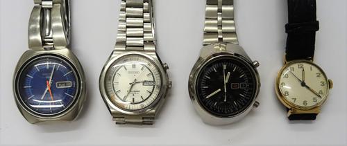 A Longines 9ct gold circular cased gentleman's wristwatch, with a signed jewelled movement, the milled screw-off caseback London 1947, a Seiko Bell-Ma