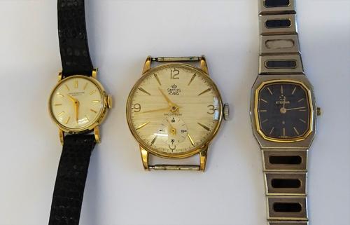 A Smiths De Luxe 9ct gold circular cased gentleman's wristwatch, the signed silvered dial with gilt Arabic and baton numerals, gilt hands and with sub