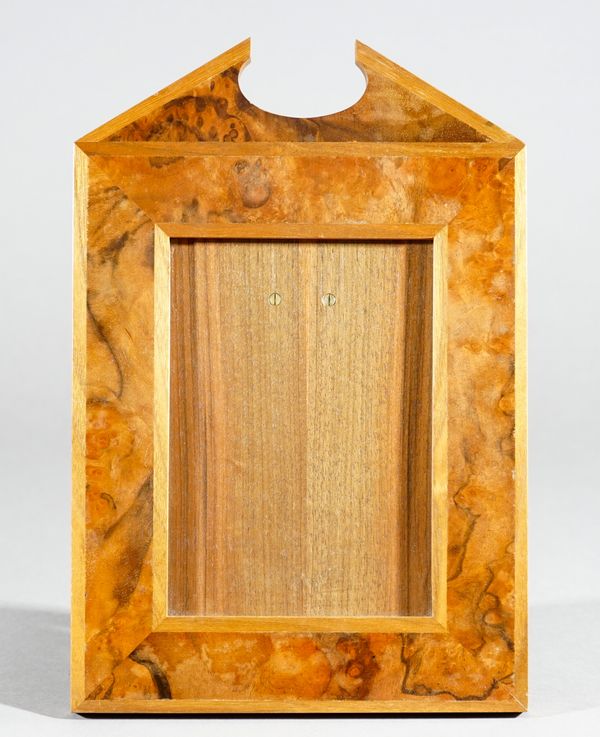 Linley; a figured walnut photo frame, with arched top, 21cm wide x 31cm high.