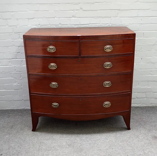 A mid-19th century mahogany bowfront chest of two short and three long graduated drawers on splayed bracket feet, 105cm wide x 105cm high.