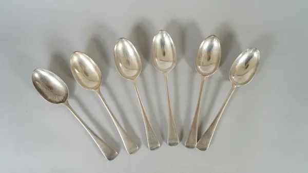 A set of six Old English pattern dessert spoons, London 1913, weight 234 gms, (6).