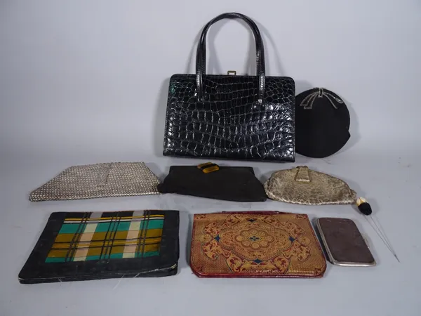 A quantity of early 20th century vintage purses and bags, (qty).