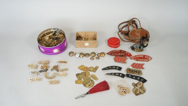 A group of militaria comprising; an M.O.D issue compass, detailed Verner's Pattern VIII and to the back A E T.COOKE & SONS LTD, LONDON & NEW YORK, No