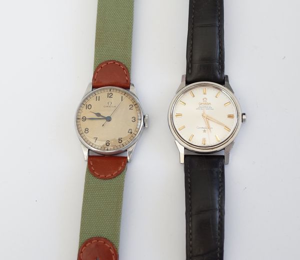 An Omega Constellation Automatic steel cased gentleman's wristwatch, the signed silvered dial with gilt baton numerals and with centre seconds, on a b