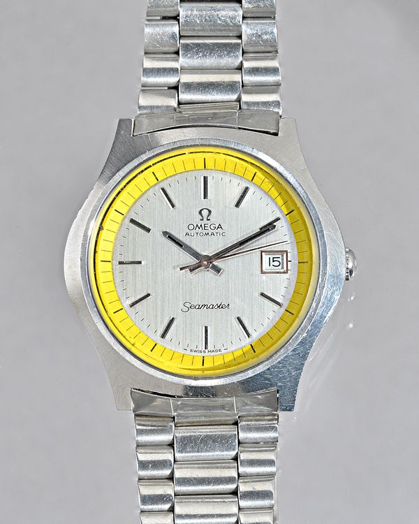 An Omega Seamaster Automatic steel gentleman's bracelet wristwatch, the signed silvered dial with baton numerals, centre seconds and with a date of th