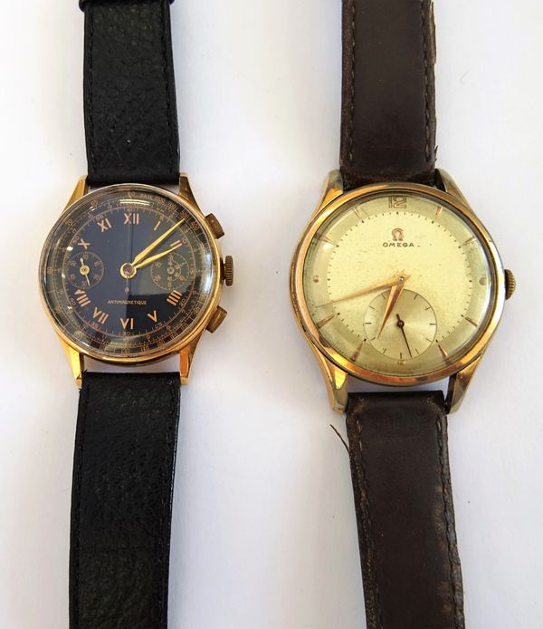 A gentleman's gold circular cased chronograph wristwatch, with an unsigned jewelled lever movement, the black dial with gilt Roman hour numerals, oute