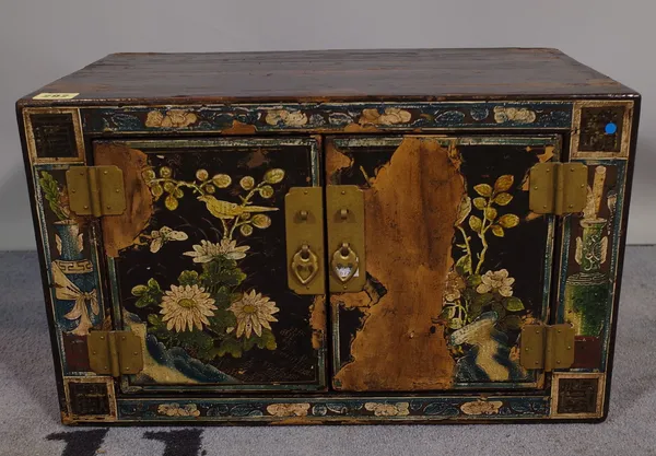 An early 20th century chinoiserie decorated table top cupboard, 48cm wide x 29cm high.