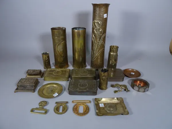 Militaria collectables, comprising; trench art shell cases, tins, buckles and sundry, (qty).