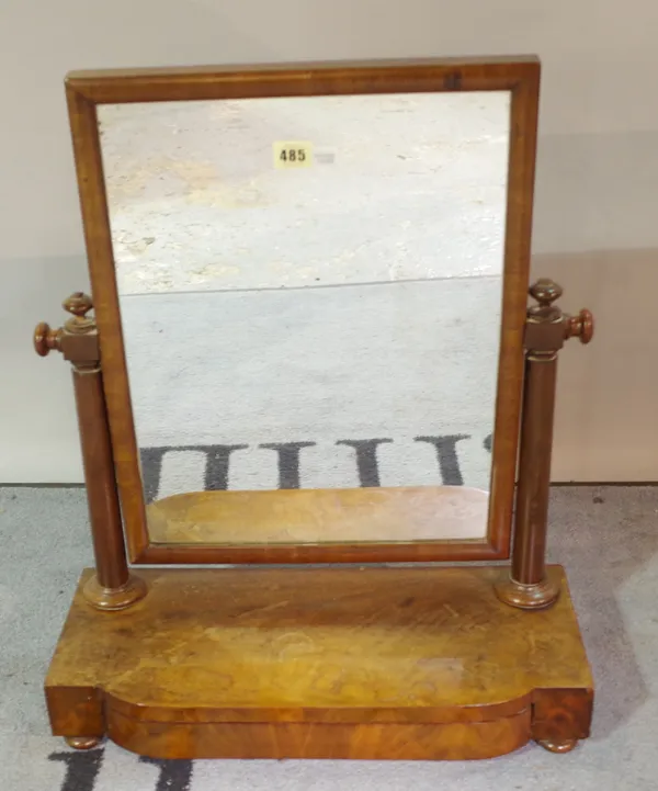 A William IV mahogany toilet mirror with turned supports and bow single drawer base, 49cm wide x 58cm high.