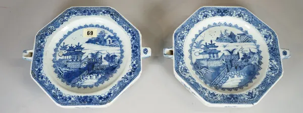 A similar pair of Chinese blue and white export ware plate warmers, circa 1800, 28cm wide, (2).