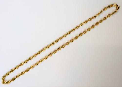 An 18ct gold anchor link neckchain, with a sprung hook shaped clasp, weight 12.3 gms.